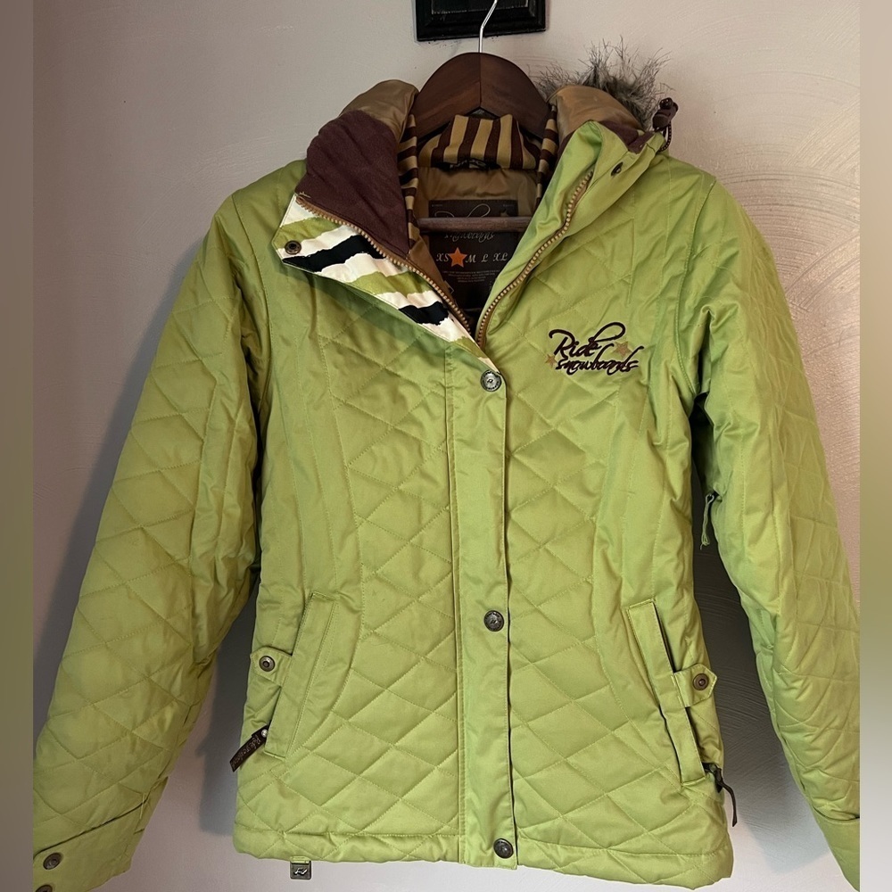Ride Women’s Size S Quilted Snowboard jacket
